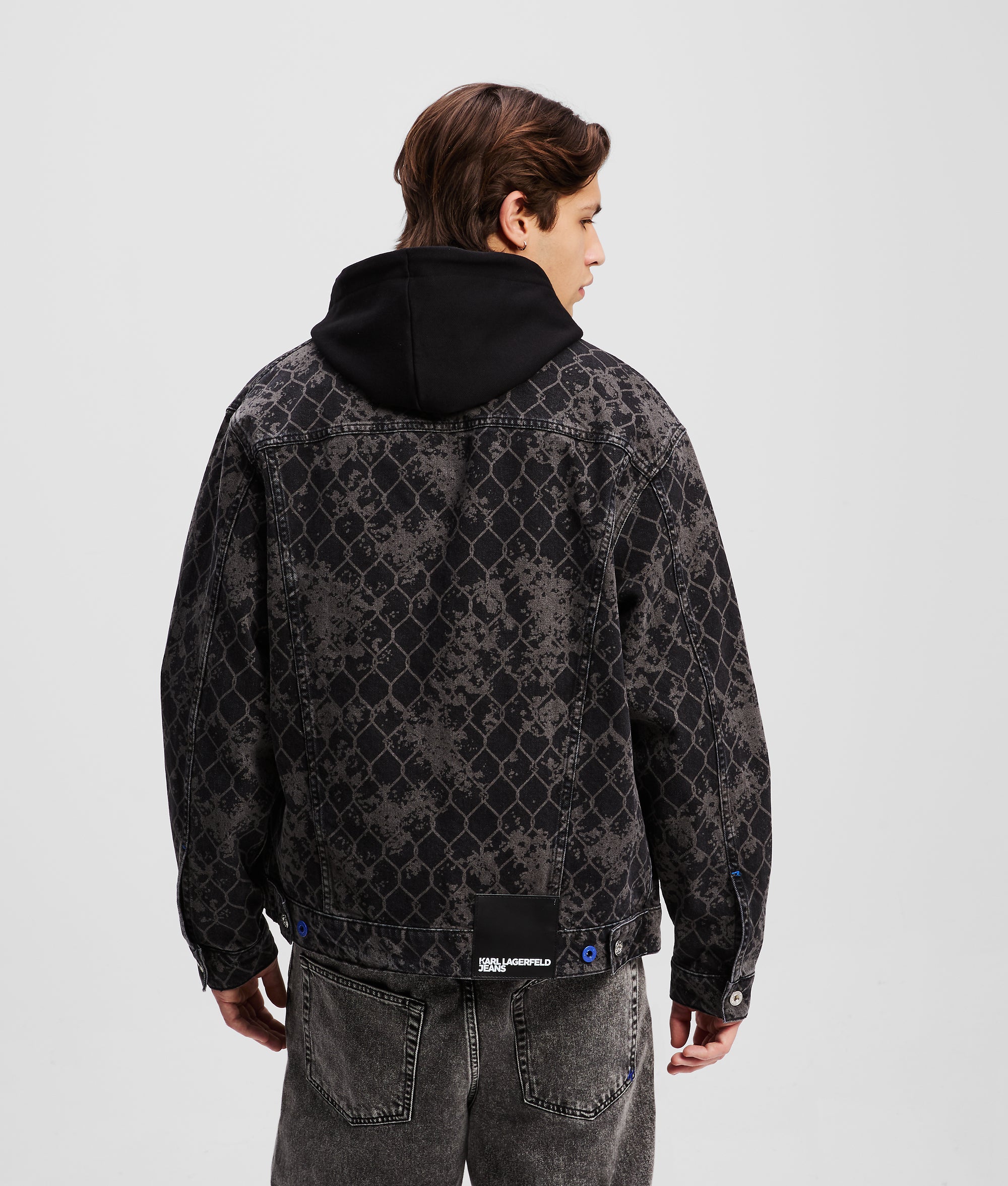 ALL-OVER PRINT DENIM JACKET - Image 3