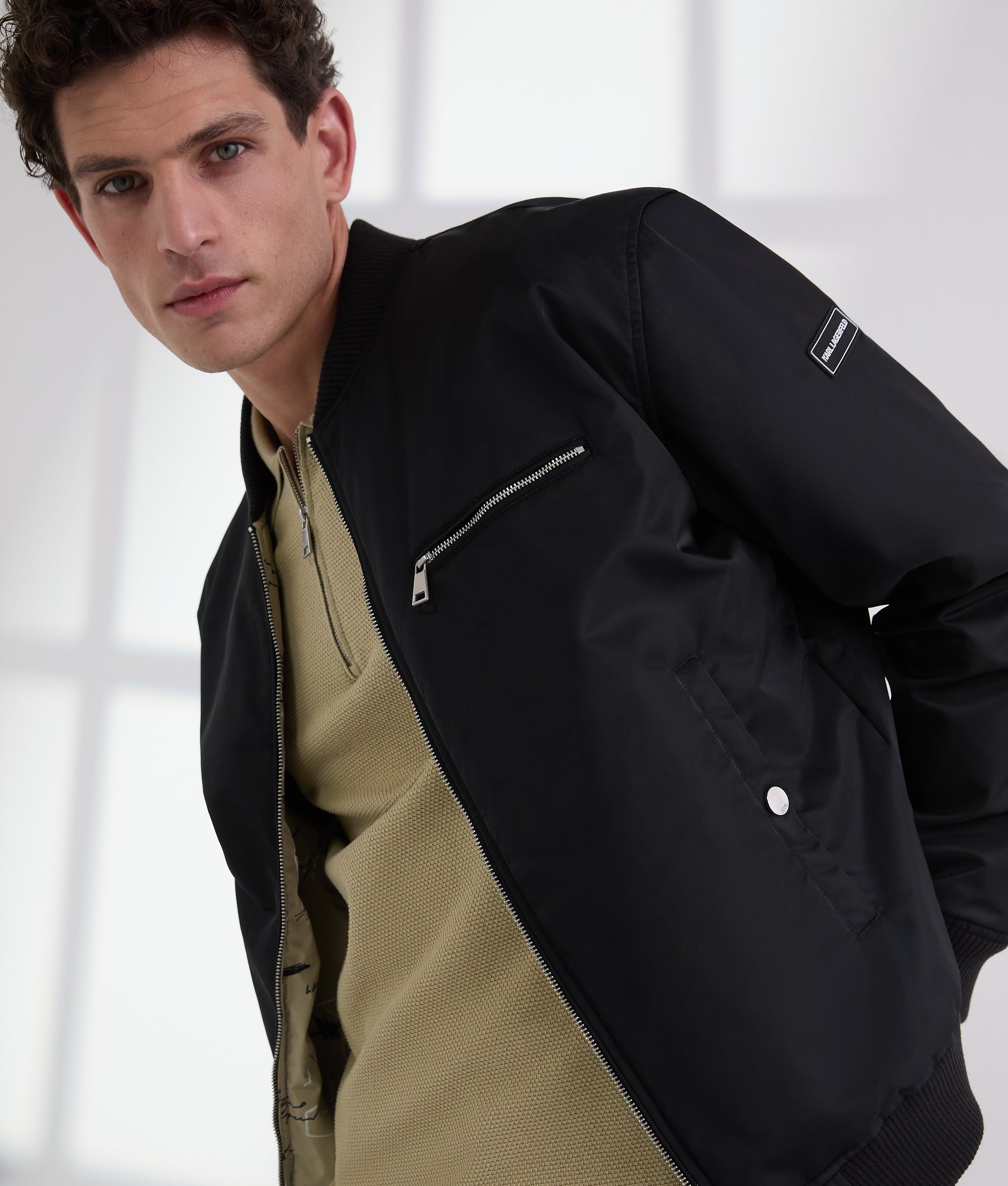 REVERSIBLE BOMBER JACKET - Image 3