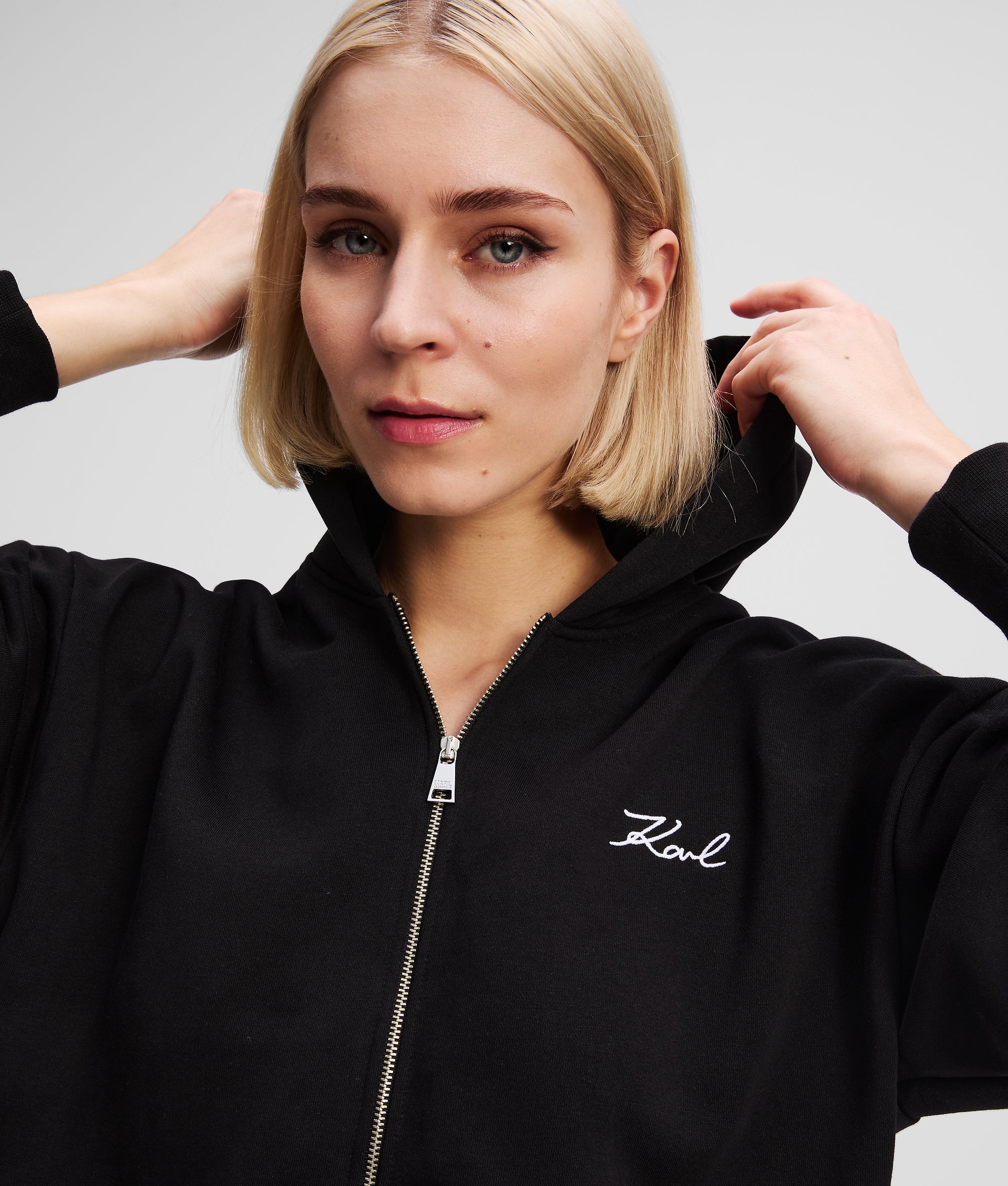 SIGNATURE ZIP-UP HOODIE - Image 3