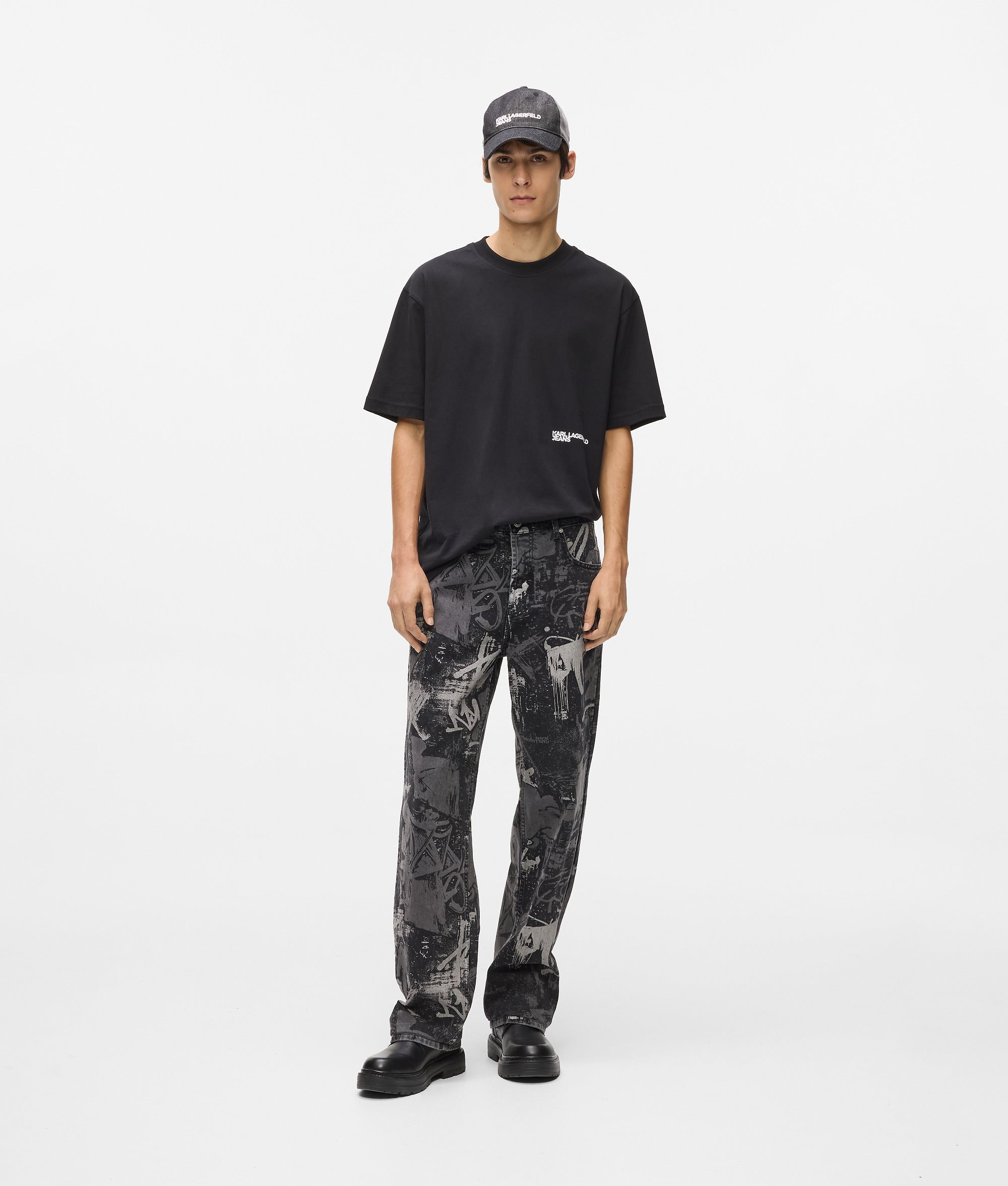 Paint-effect relaxed jeans