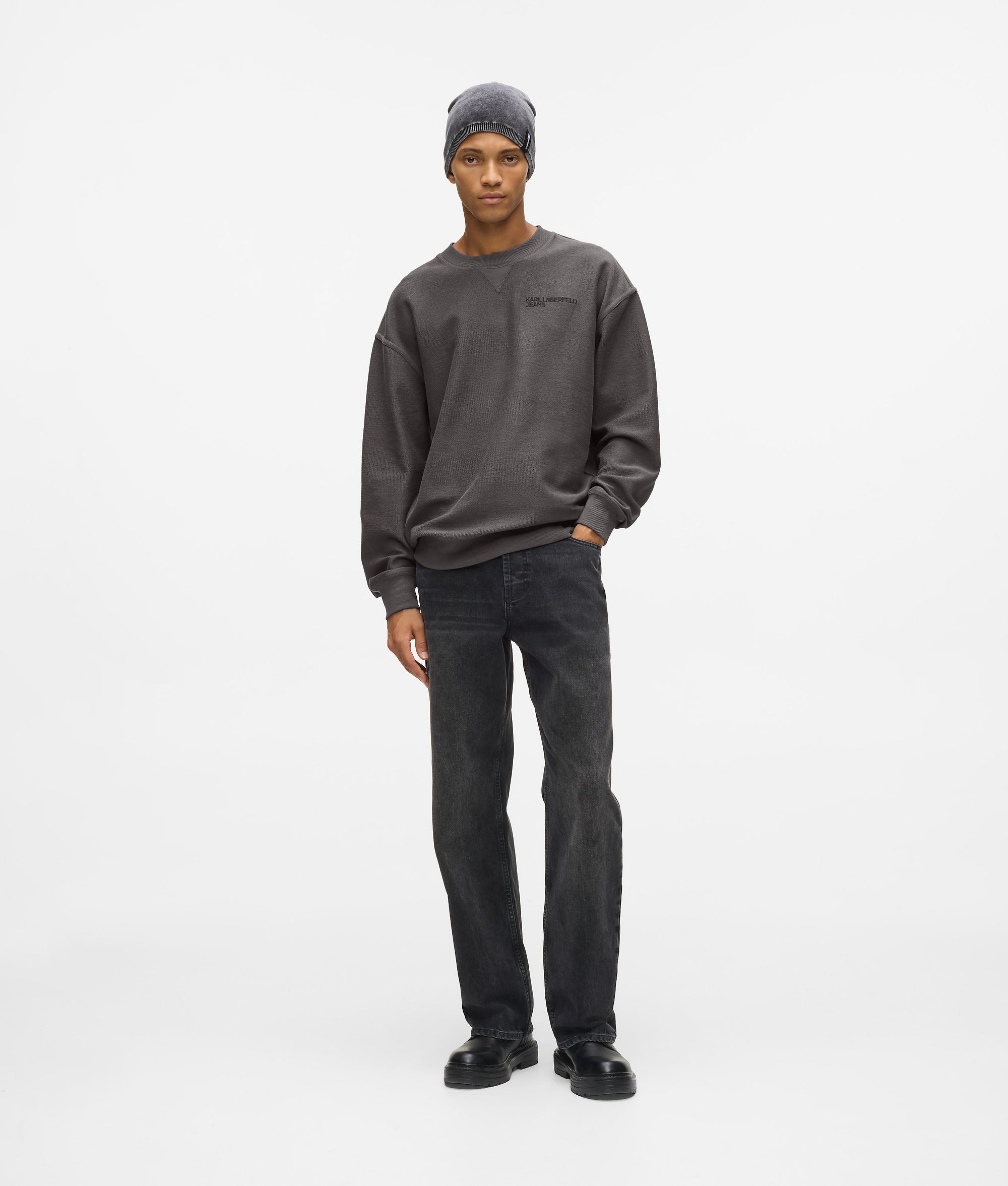 Inside-out sweatshirt - Image 4