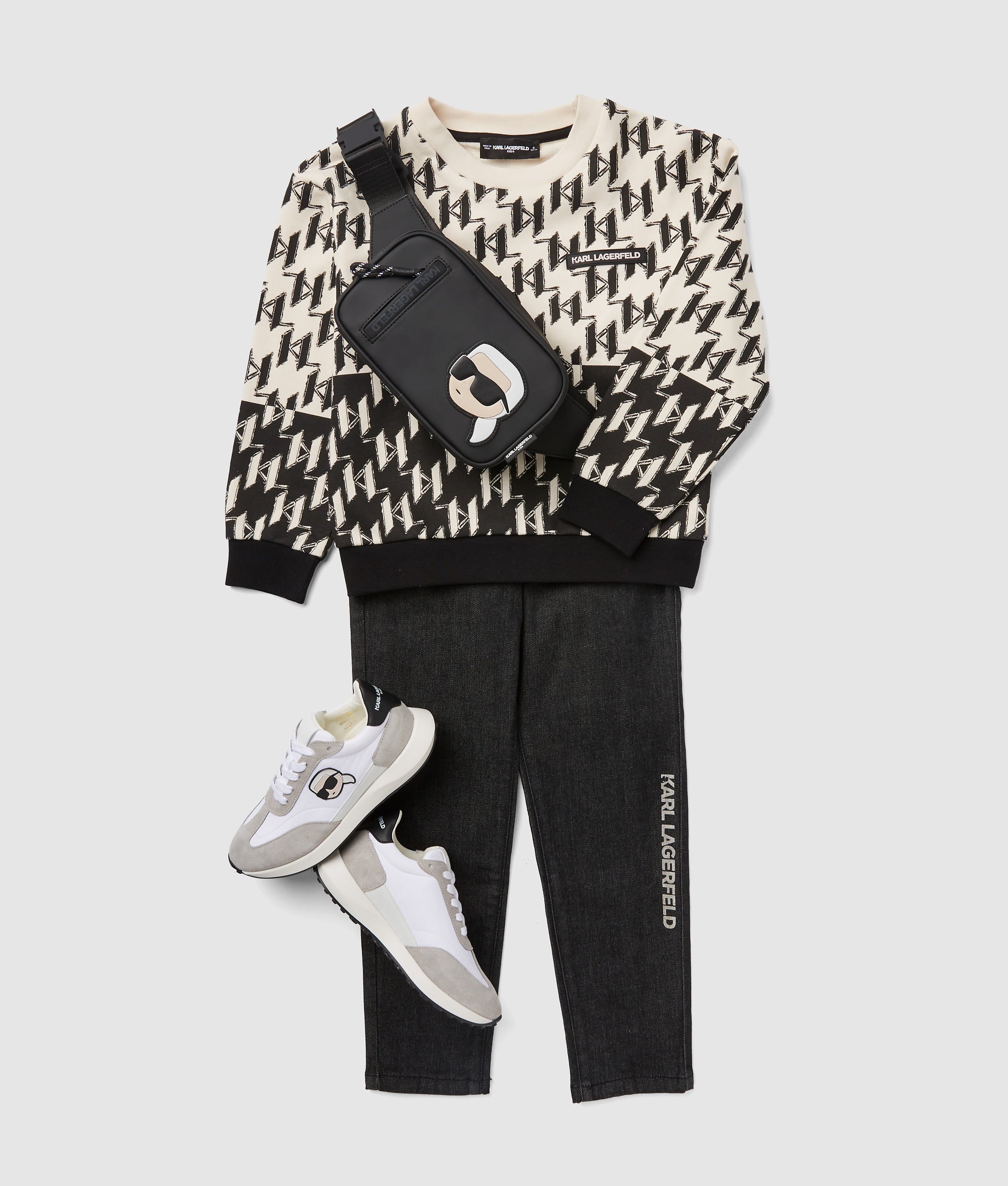 Boys Monogram sweatshirt - Image 2